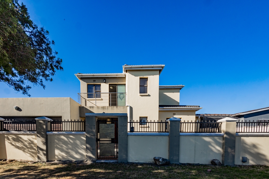 6 Bedroom Property for Sale in Sanddrift Western Cape